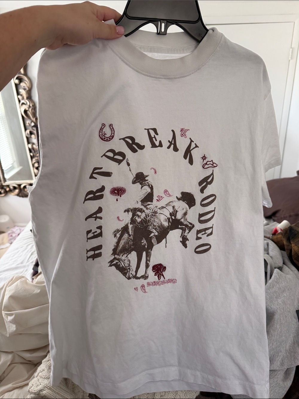 Abercrombie & Fitch White Graphic T shirt Size Small